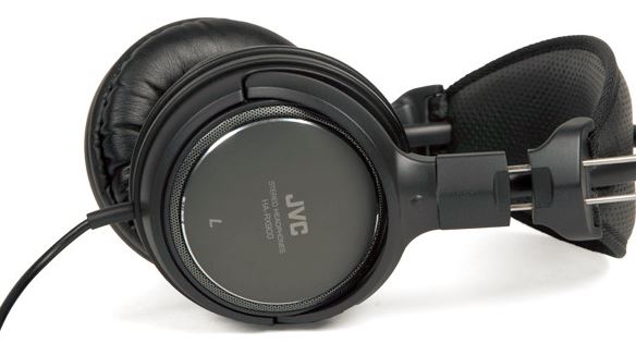 Headphones With Extra Long Cord - A picture of the JVC HARX900